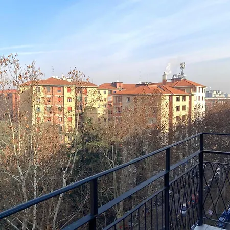 Bilocale Moderno - Lorenteggio 145 Milano